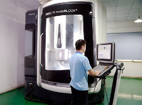 5 axis CNC Machine